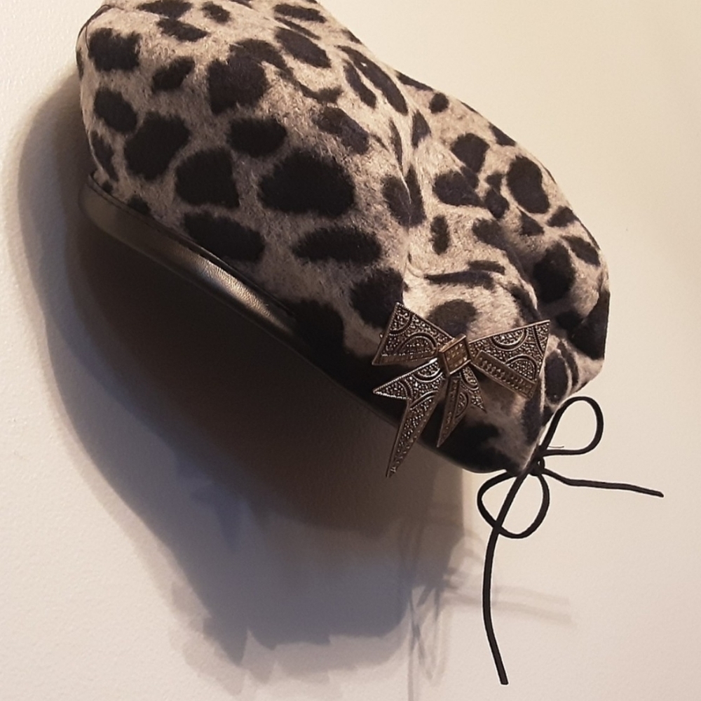 LEOPARD LEATHER TRIM BERET